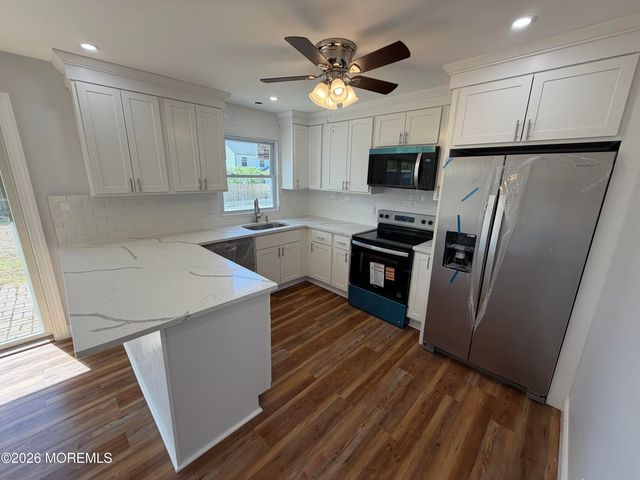 43 Lighthouse Drive, Manahawkin, NJ 08050
