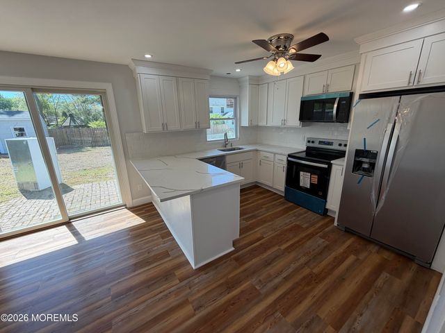 43 Lighthouse Drive, Manahawkin, NJ 08050