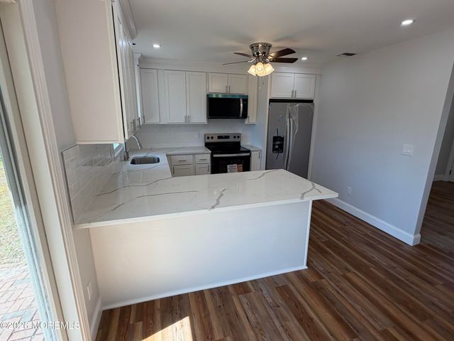 43 Lighthouse Drive, Manahawkin, NJ 08050