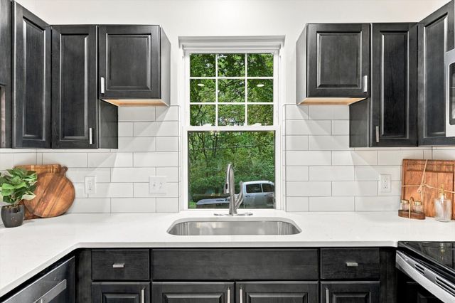 702 LINDBERG Drive, Council Bluffs, IA 51503