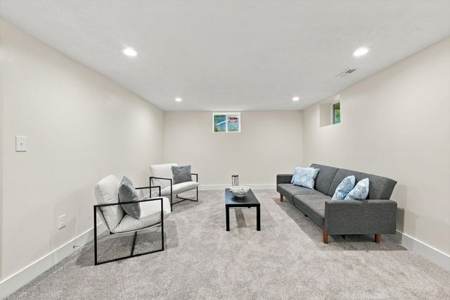 702 LINDBERG Drive, Council Bluffs, IA 51503