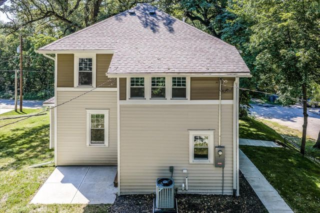 702 LINDBERG Drive, Council Bluffs, IA 51503