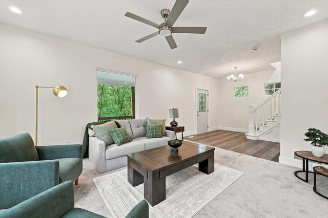 702 LINDBERG Drive, Council Bluffs, IA 51503