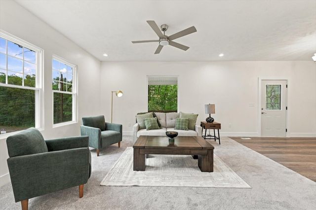 702 LINDBERG Drive, Council Bluffs, IA 51503