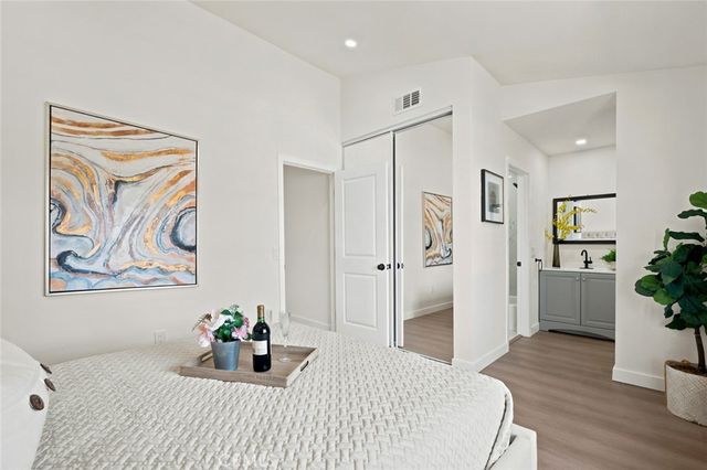 1700 W Cerritos 206, Anaheim, CA 92804