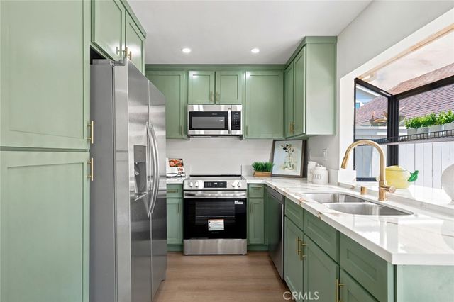1700 W Cerritos 206, Anaheim, CA 92804