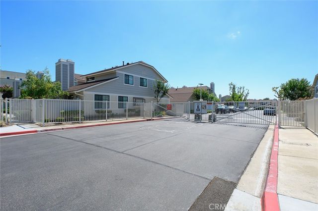 1700 W Cerritos 206, Anaheim, CA 92804