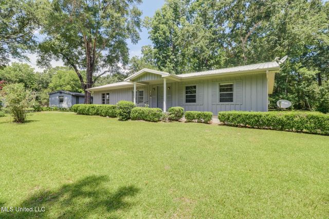 24 Sadie Lee Road, Perkinston, MS 39573