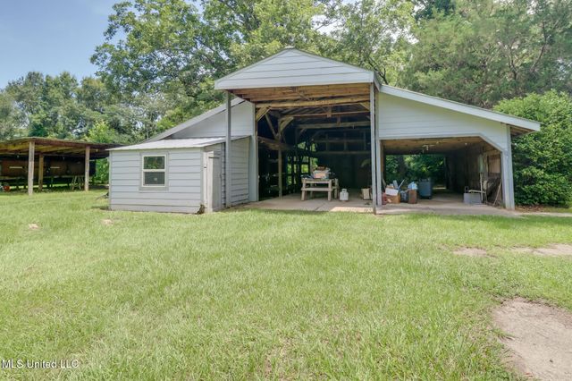 24 Sadie Lee Road, Perkinston, MS 39573