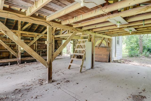 24 Sadie Lee Road, Perkinston, MS 39573