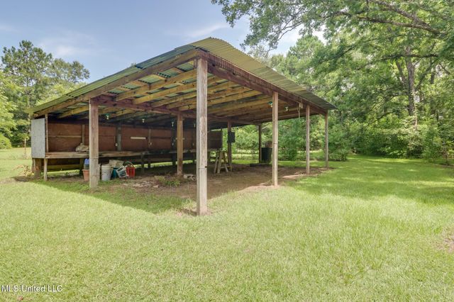 24 Sadie Lee Road, Perkinston, MS 39573