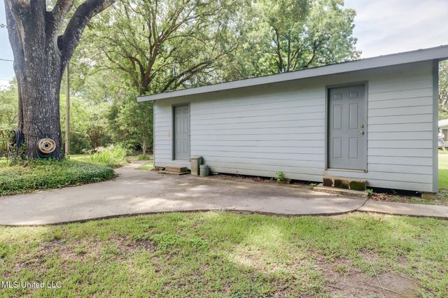 24 Sadie Lee Road, Perkinston, MS 39573