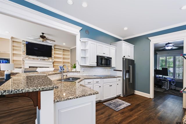 3921 Hanover Place, Tyler, TX 75701