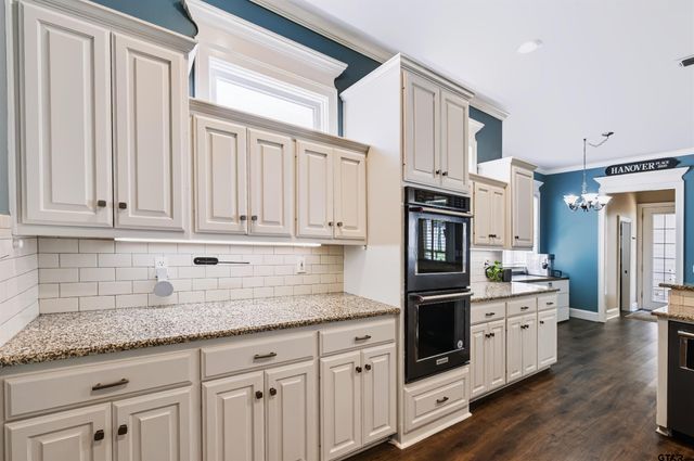 3921 Hanover Place, Tyler, TX 75701