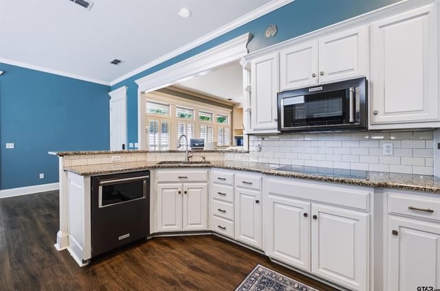 3921 Hanover Place, Tyler, TX 75701