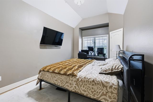 3921 Hanover Place, Tyler, TX 75701