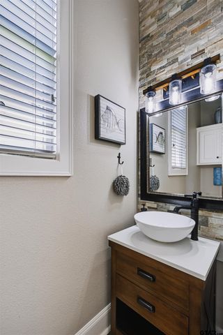 3921 Hanover Place, Tyler, TX 75701