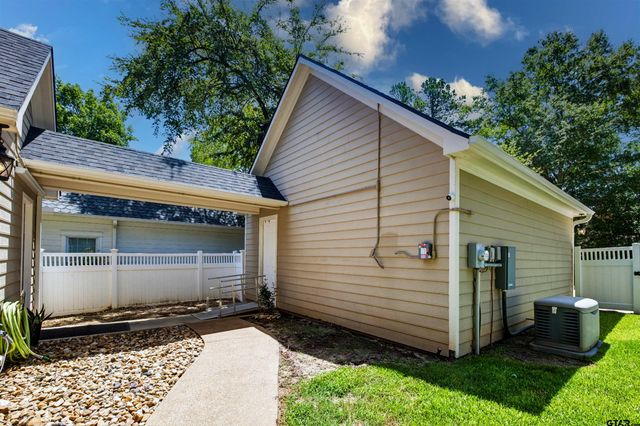 3921 Hanover Place, Tyler, TX 75701