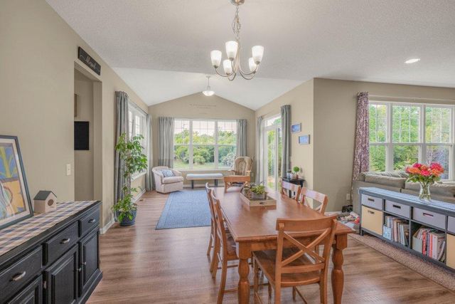 6531 102nd Avenue N, Brooklyn Park, MN 55445