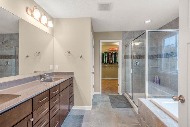 6531 102nd Avenue N, Brooklyn Park, MN 55445