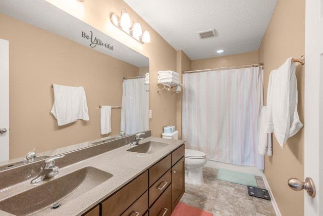 6531 102nd Avenue N, Brooklyn Park, MN 55445