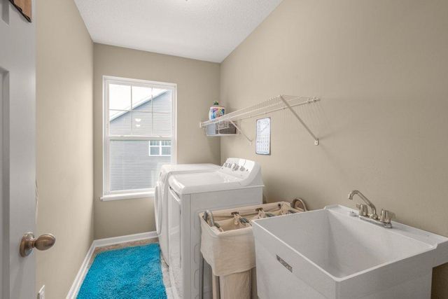 6531 102nd Avenue N, Brooklyn Park, MN 55445