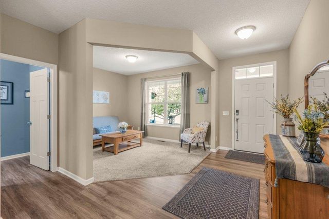 6531 102nd Avenue N, Brooklyn Park, MN 55445