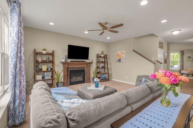 6531 102nd Avenue N, Brooklyn Park, MN 55445
