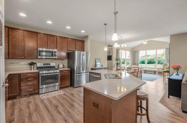 6531 102nd Avenue N, Brooklyn Park, MN 55445