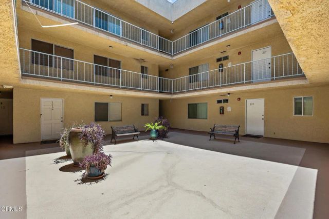 3762 Hughes Avenue 105, Los Angeles, CA 90034