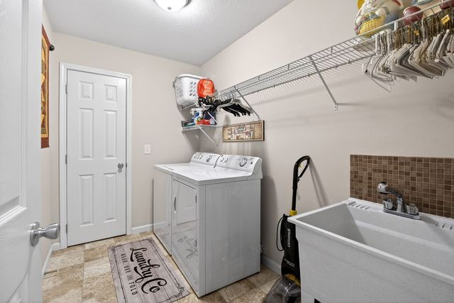 1017 Iroquois Ln, Crossville, TN 38572