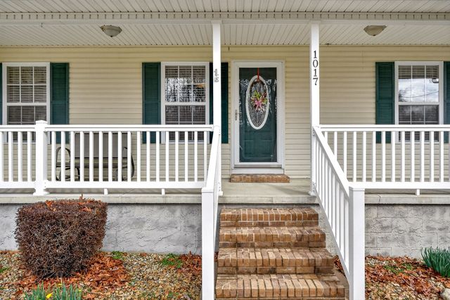 1017 Iroquois Ln, Crossville, TN 38572