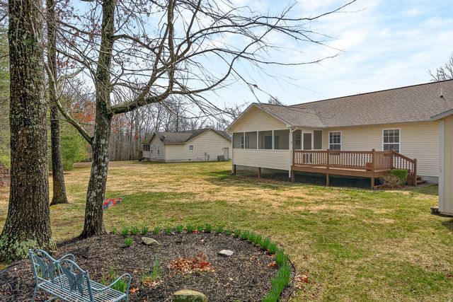 1017 Iroquois Ln, Crossville, TN 38572