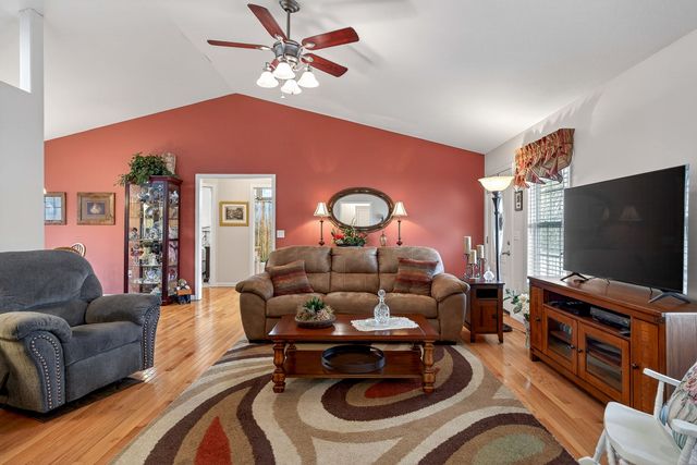 1017 Iroquois Ln, Crossville, TN 38572