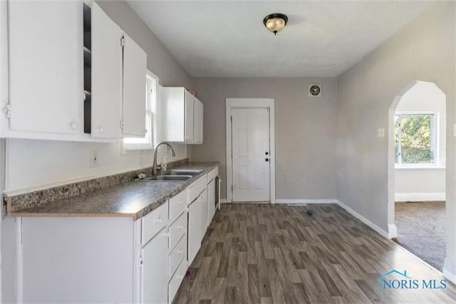 2144 Hawthorne Street, Toledo, OH 43606