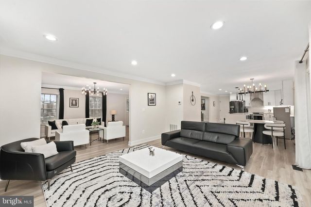 3623 GREAT LAUREL LN, Fairfax, VA 22033