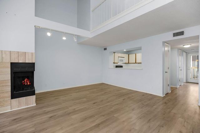 8757 W 106th Terrace, Overland Park, KS 66212