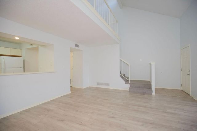 8757 W 106th Terrace, Overland Park, KS 66212