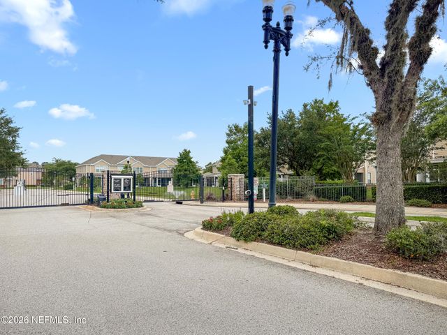 4156 CROWNWOOD Drive, Jacksonville, FL 32216