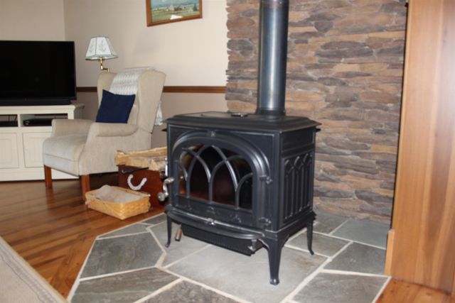 625 HUMMINGBIRD LN, Monterey, VA 24465