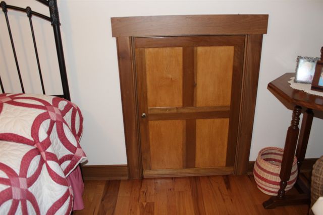 625 HUMMINGBIRD LN, Monterey, VA 24465