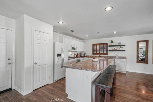 7572 Blue Oak, Riverside, CA 92507