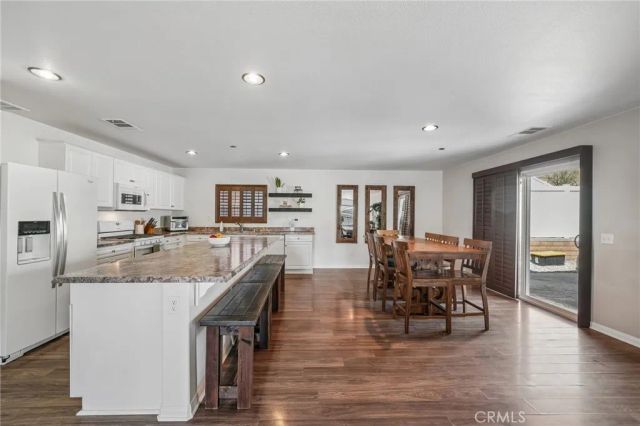 7572 Blue Oak, Riverside, CA 92507