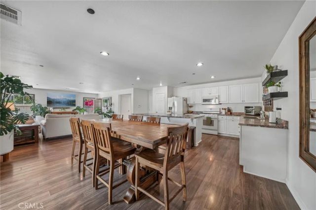 7572 Blue Oak, Riverside, CA 92507