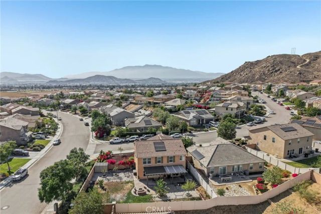 7572 Blue Oak, Riverside, CA 92507