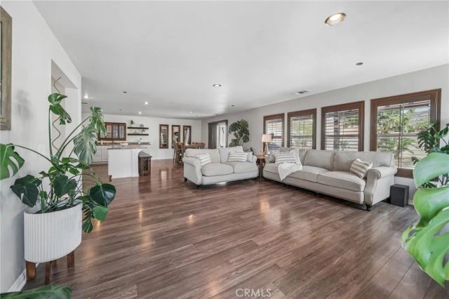 7572 Blue Oak, Riverside, CA 92507
