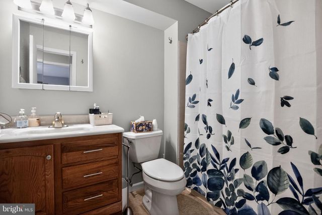 4701-A ADELAIDE DR, Mount Laurel, NJ 08054