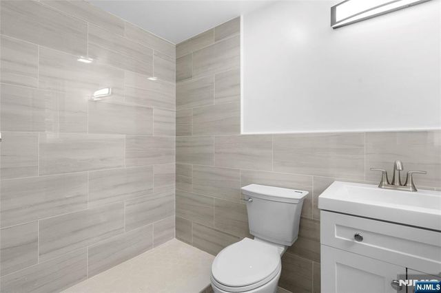 871 Prince Street, Teaneck, NJ 07666