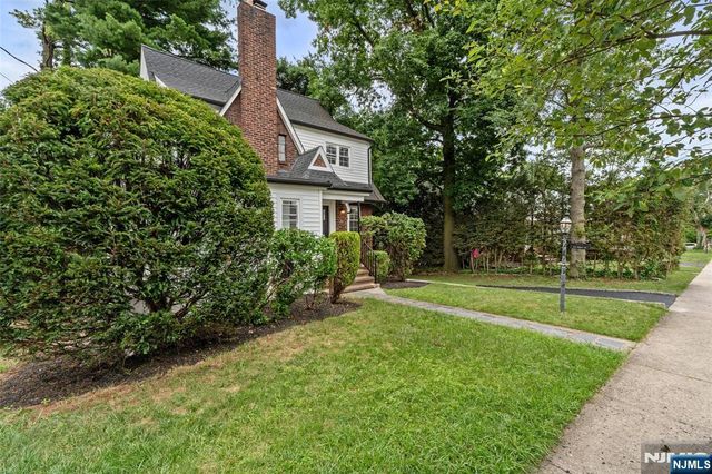871 Prince Street, Teaneck, NJ 07666