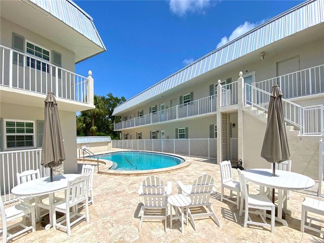 900 Jasmine Lane 9A, Vero Beach, FL 32963